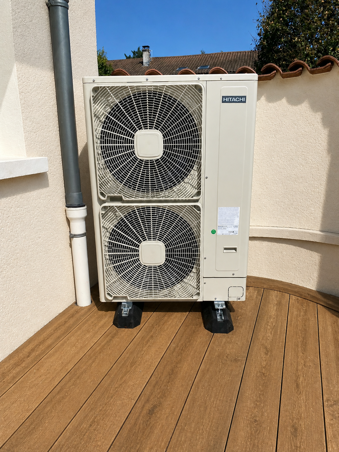 Pompe à chaleur air-eau installée à Saint-Maurice-de-Beynost par Easy Calo